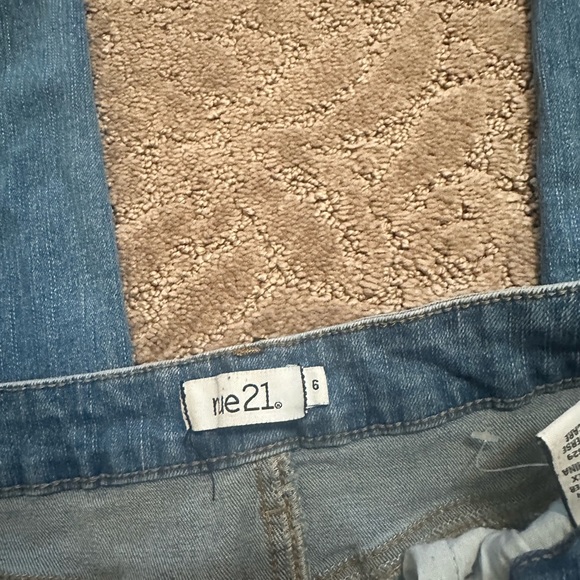 High Rise Modern Jeans - Picture 3 of 3